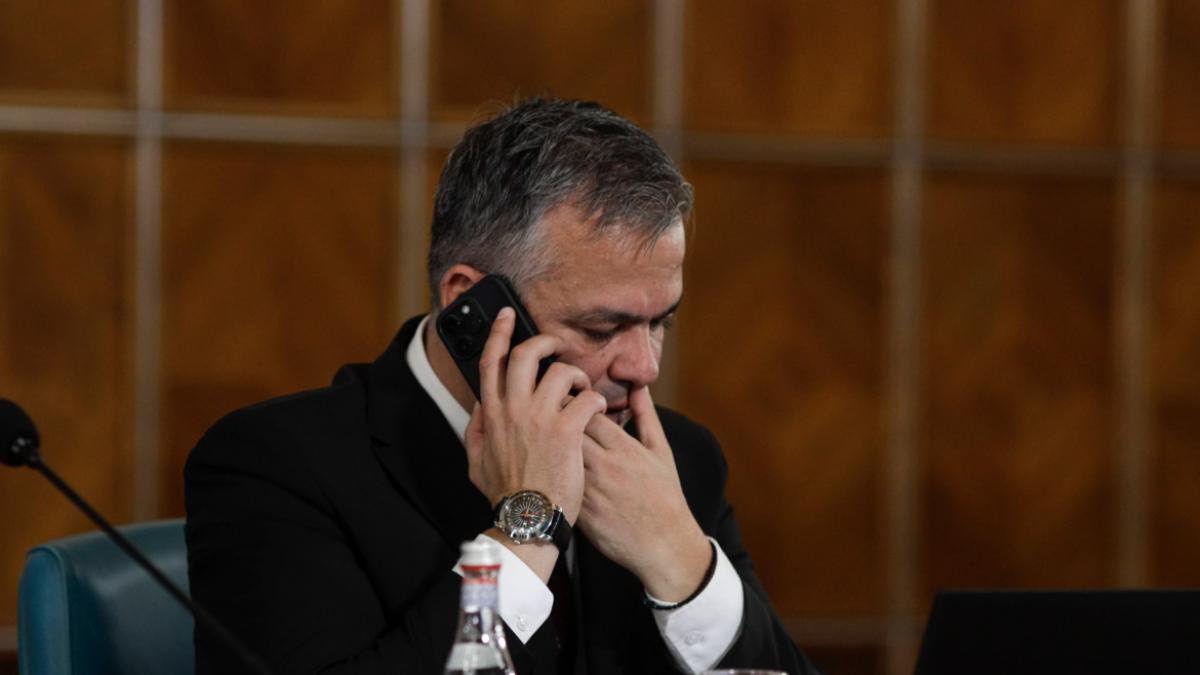 AUR renunță la blocaj, votul pentru guvern începe acum