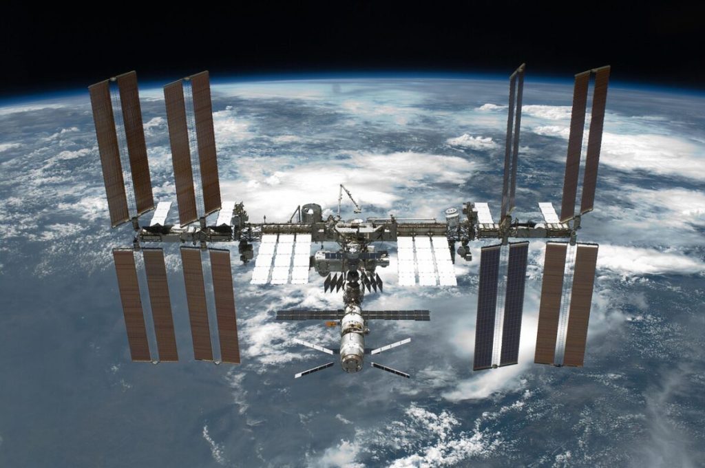 ISS s-ar putea prăbuși controlat. Experții, înspăimântați