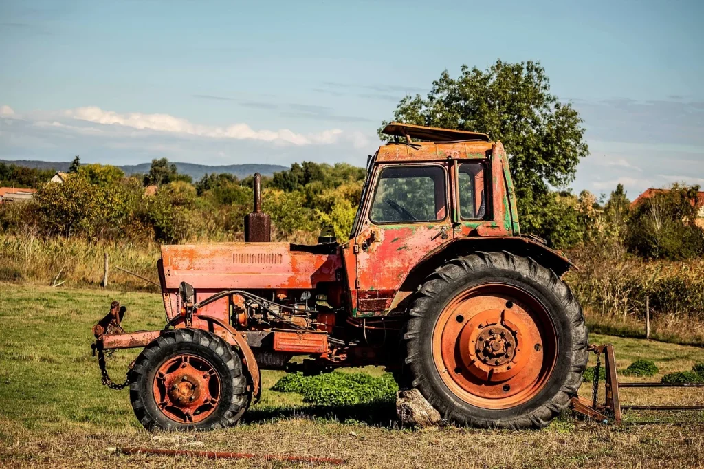 Fermierul-inventator: Tractorul vechi devine generator electric pentru casă