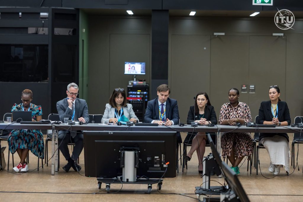 Guvernanța AI în discuție la Geneva la Summitul Societății Informaționale