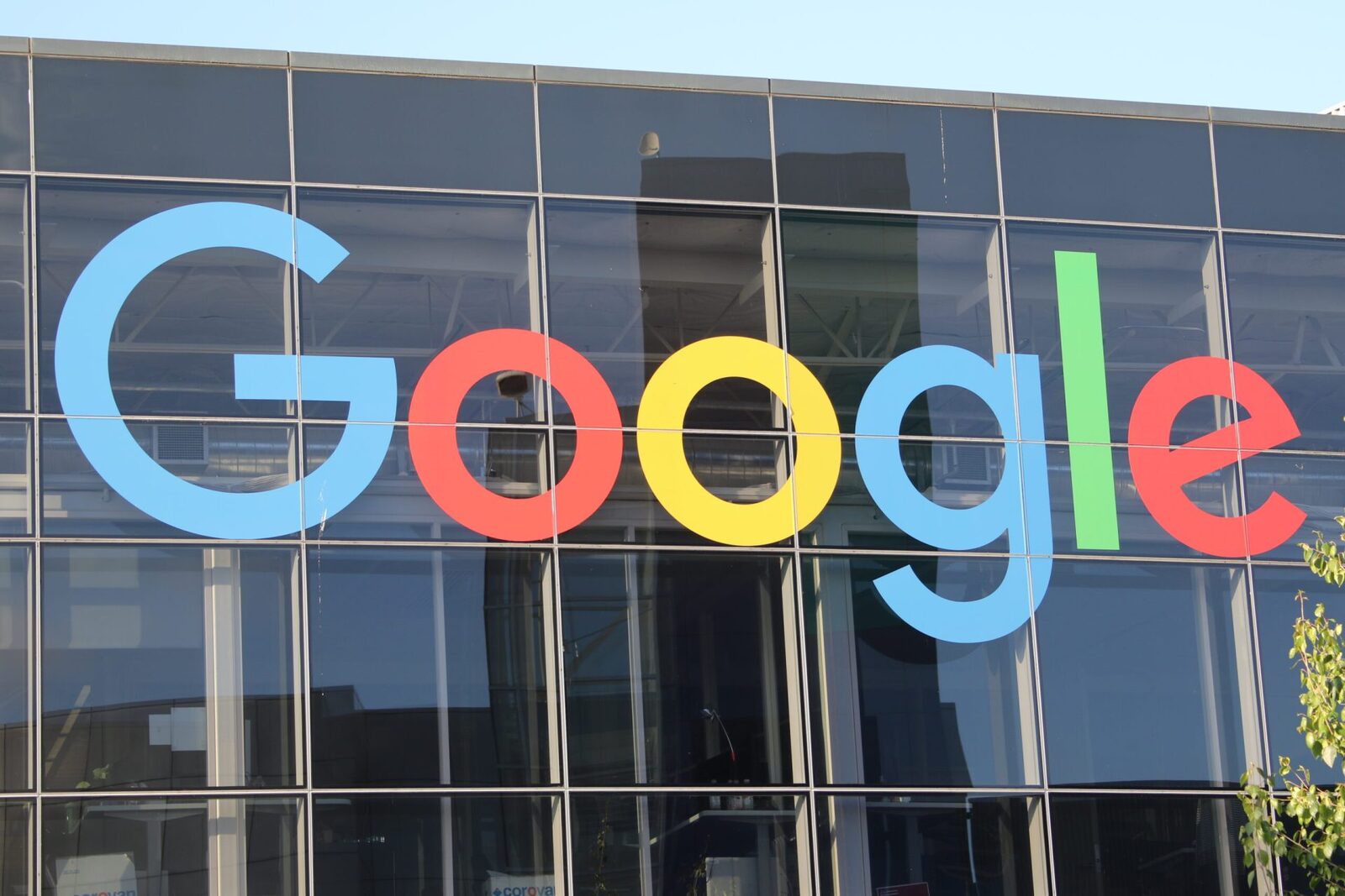 Google, amendat de UE: 890 MILIOANE € pentru nereguli digitale