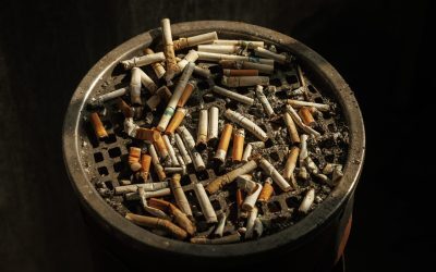 TINERII IGNORĂ RISCURILE FUMATULUI, MOARTEA NU-I SPERIE