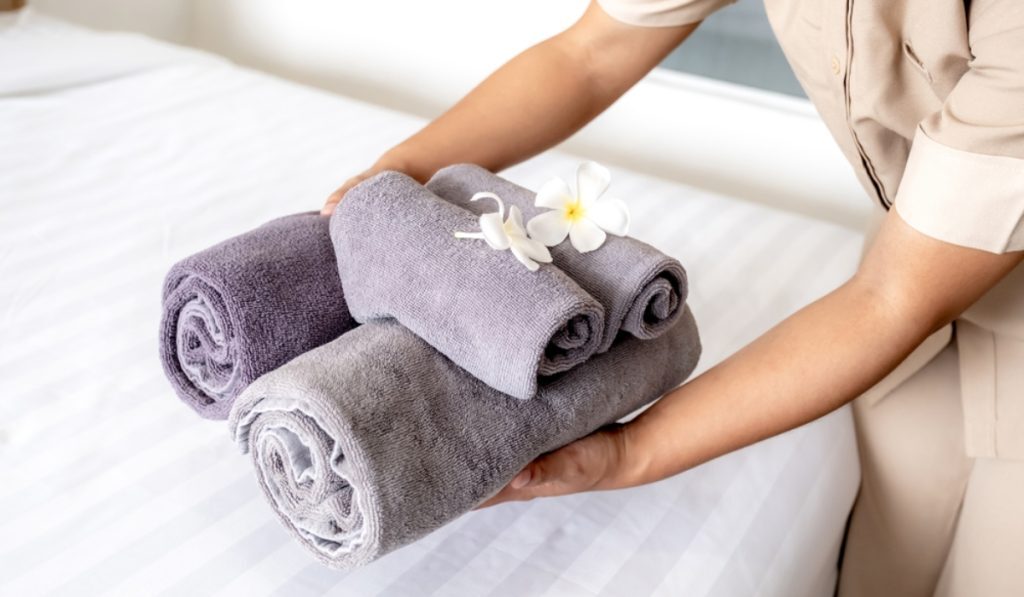 Turiștii români fură din hoteluri: Ce dezvăluie hotelierii în 2026