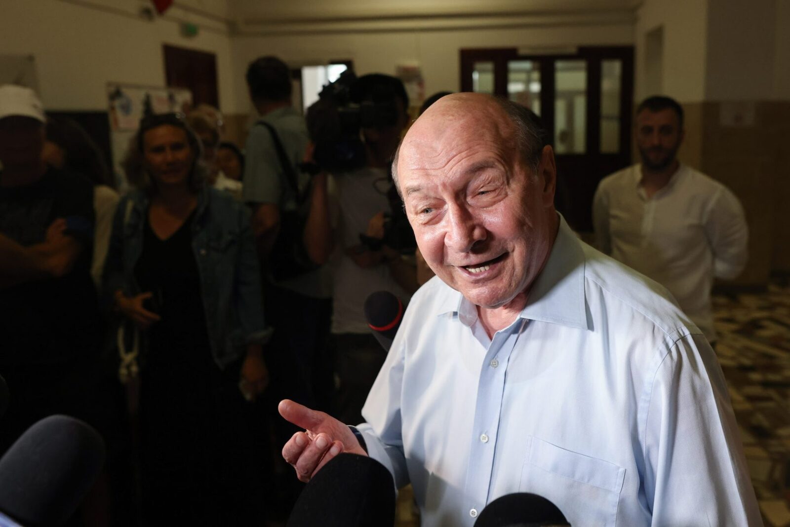 Băsescu: Simion râde de partide, AUR e spectacol politic