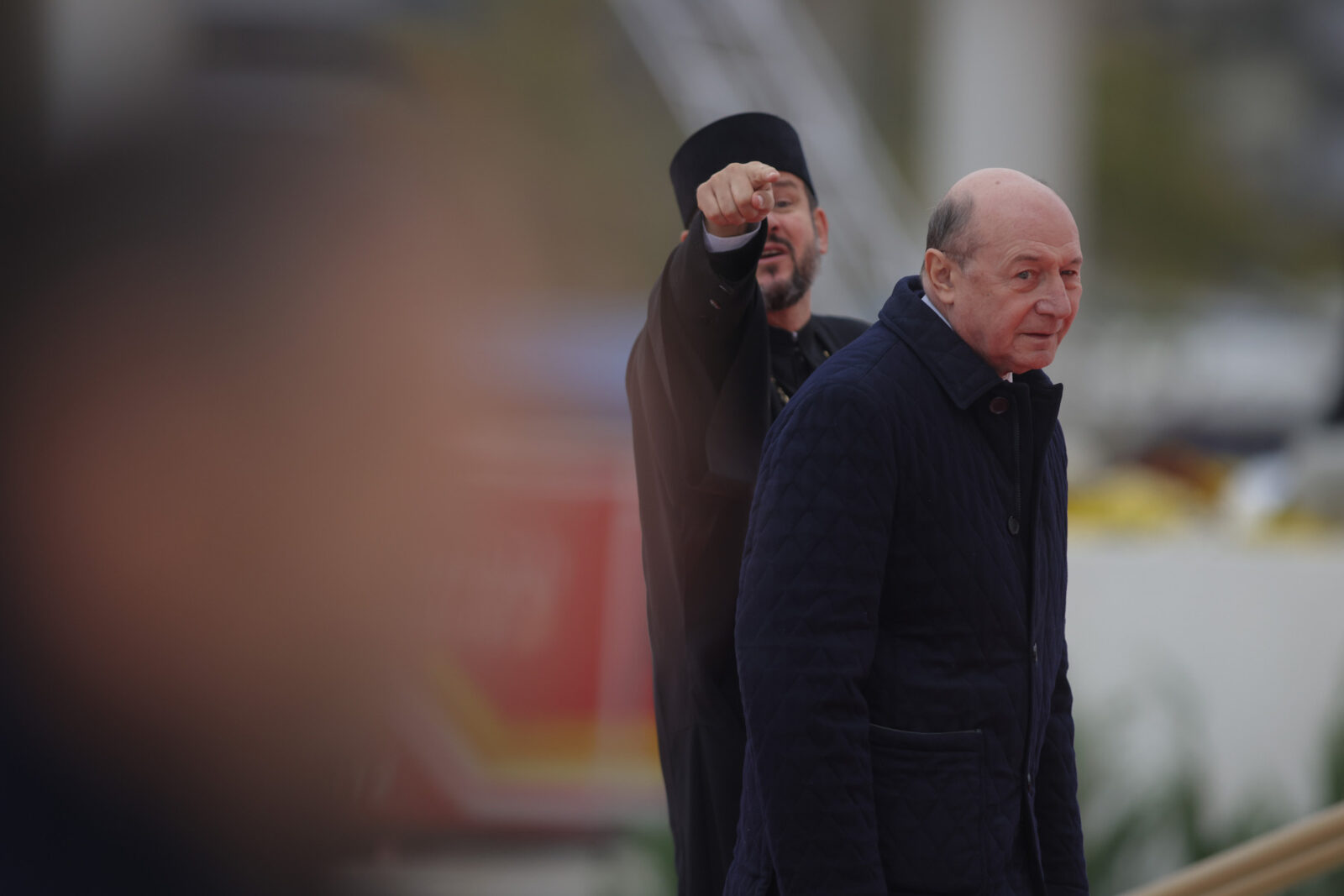 Băsescu: Guvern interimar 45 zile, anticipatele nu-s obligatorii