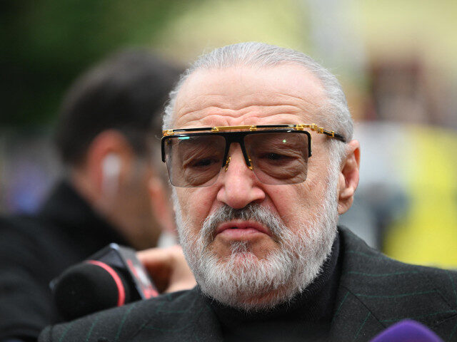 Becali, indignat de Bîrligea și iubita sa: „O dată în viață”