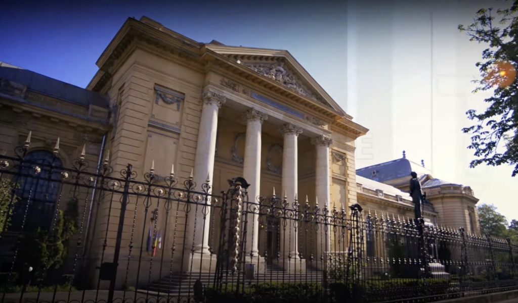 CAROL DAVILA: RECORD DE CANDIDAȚI LA MEDICINĂ! 6.916 pe 1.947 de locuri