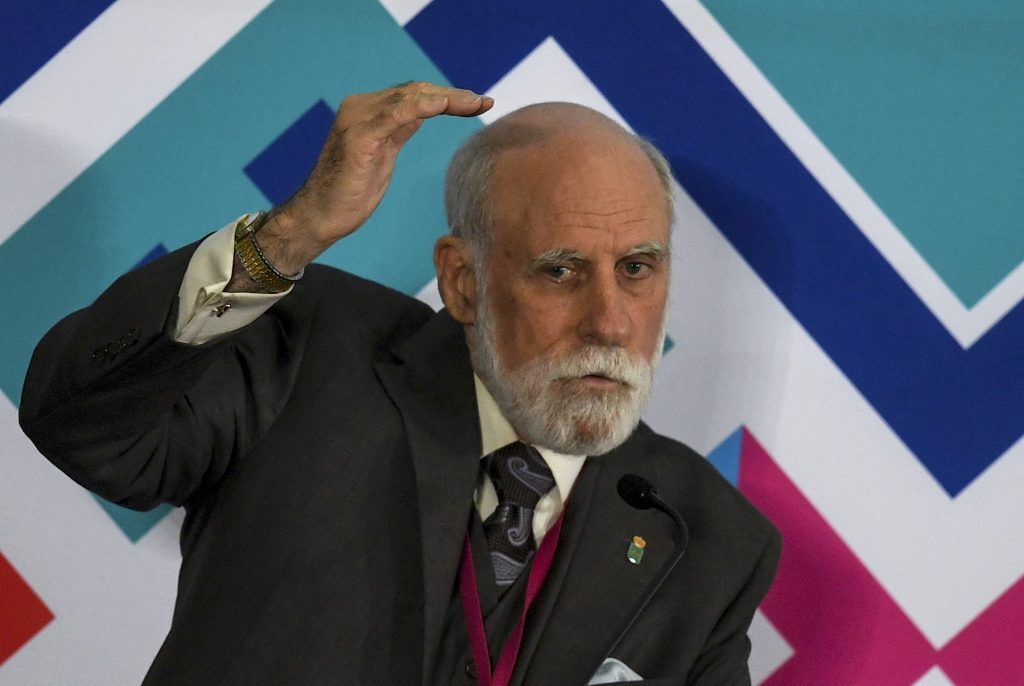 Vinton Cerf, părintele Internetului, la revedere Google după 20 de ani