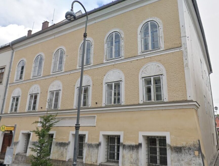 Casa lui Hitler, secție de poliție: Austria a pus capăt pelerinajelor neonaziste