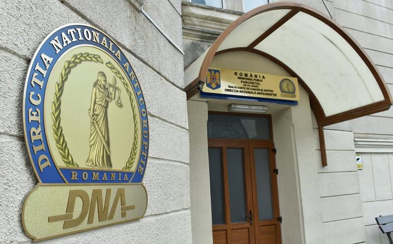 DNA: Reținuți directori din industria de armament, mite de 500.000€ la Plopeni