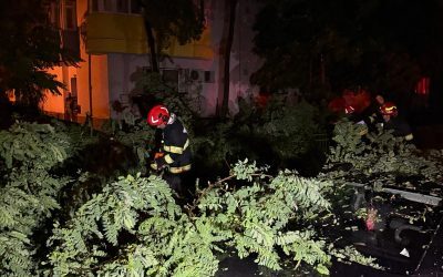 București, coșmar după furtună: 1.000 de intervenții, Victoriei 2 închis