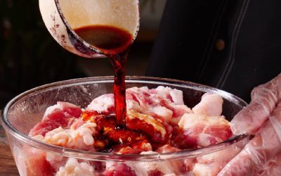 Marinada de carne refolosită: Riscuri ascunse sau economie inteligentă