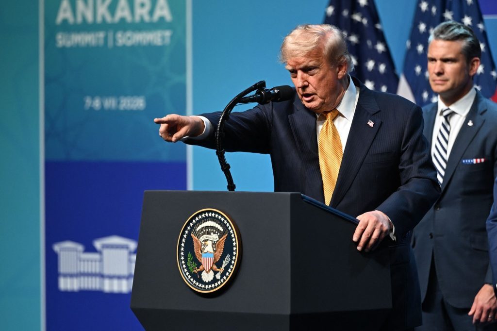 Trump: Zidul tarifar revine pentru 60 de țări, cu taxe de 10-12%