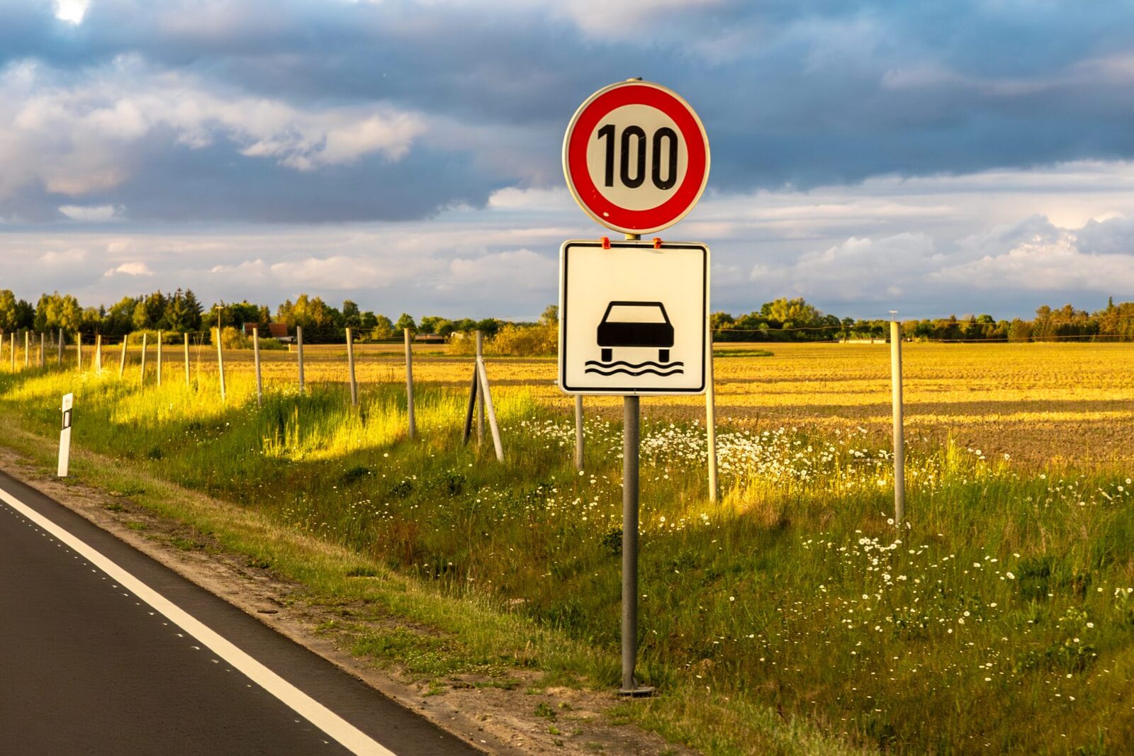 Bruxelles: Sfârșitul vitezomanilor? Limită automată la accelerație