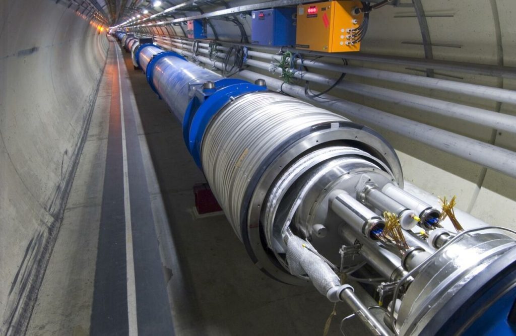 CERN: Tehnologie nouă crește puterea celui mai mare accelerator