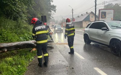 Inundații devastatoare în 16 județe, autoritățile intervin