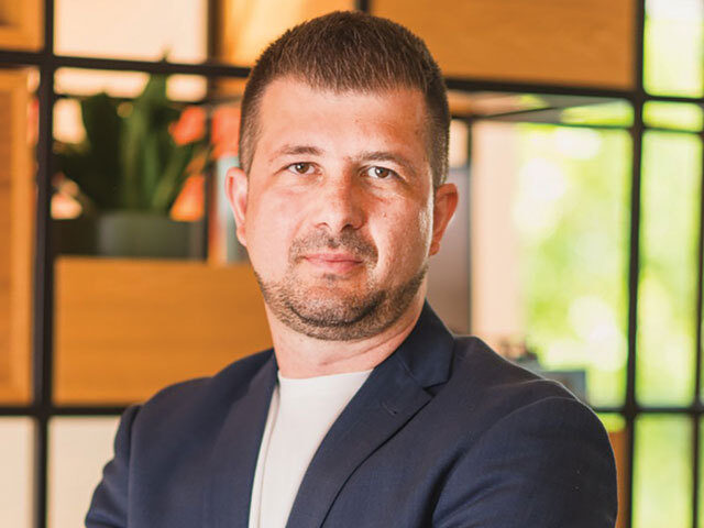 Atacuri AI pe scară largă: firmele mici, ținte ușoare