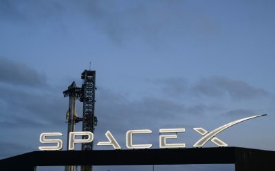 Musk: Luna, fabrică de sateliți SpaceX