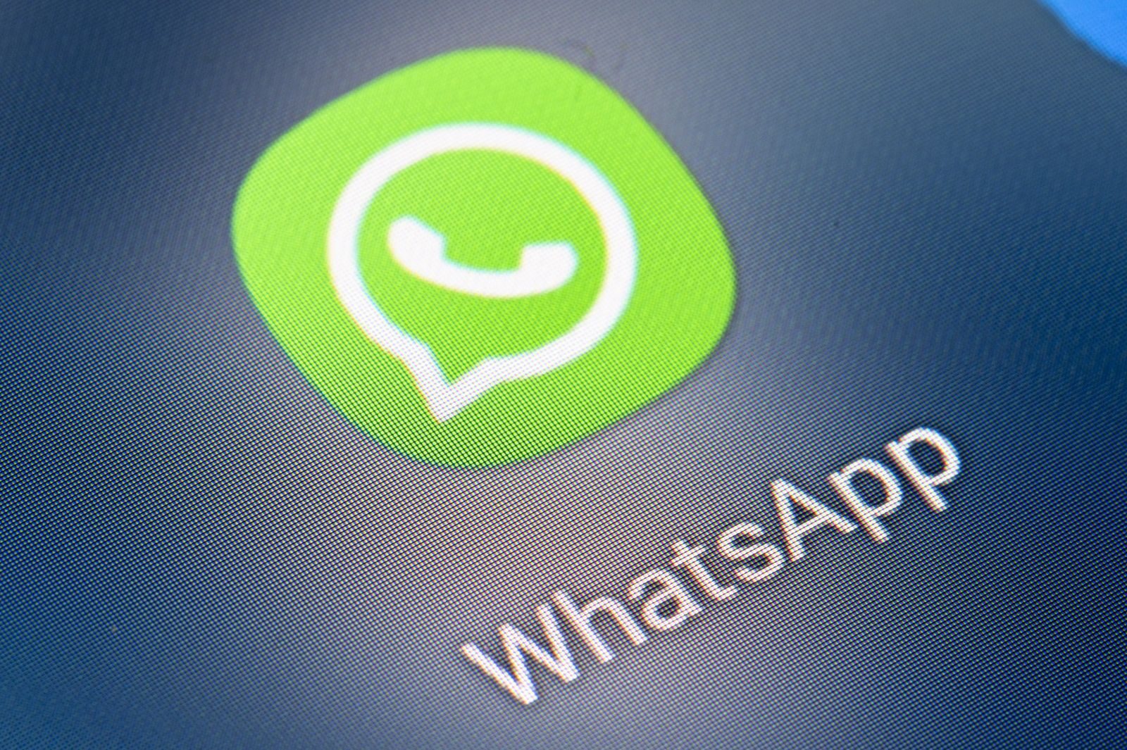 WhatsApp eliberează spațiu: Ștergi fișiere, păstrezi conversații