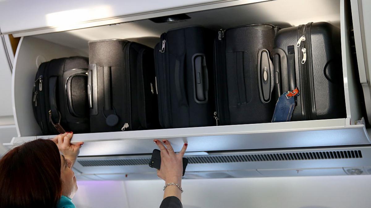 Bagajul inteligent: Scapi de taxele ascunse la avion