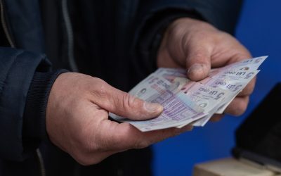 Economia României suferă: PIB în scădere 0,8%