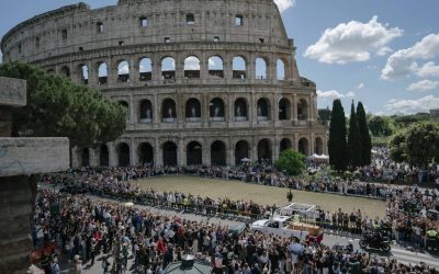 Colosseumul, luminat! Tururi nocturne prelungite la Roma