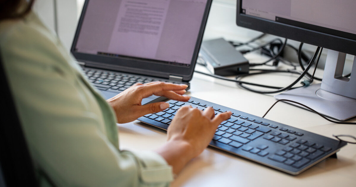 Înșelăciuni online: Procurorii dezvăluie cum scapă infractorii cibernetici