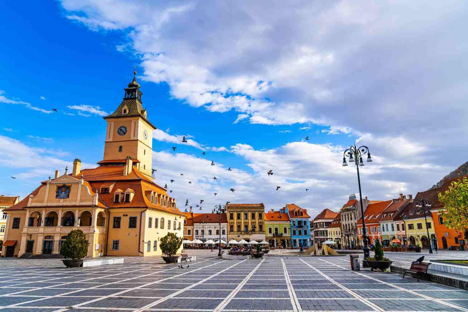 România: Românii pleacă, străinii vin. Paradoxul turismului