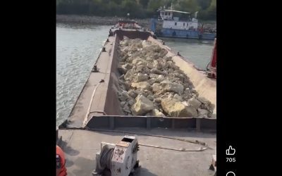 Scufundarea barjelor pe Dunăre: Imagini unice din largul Dunării