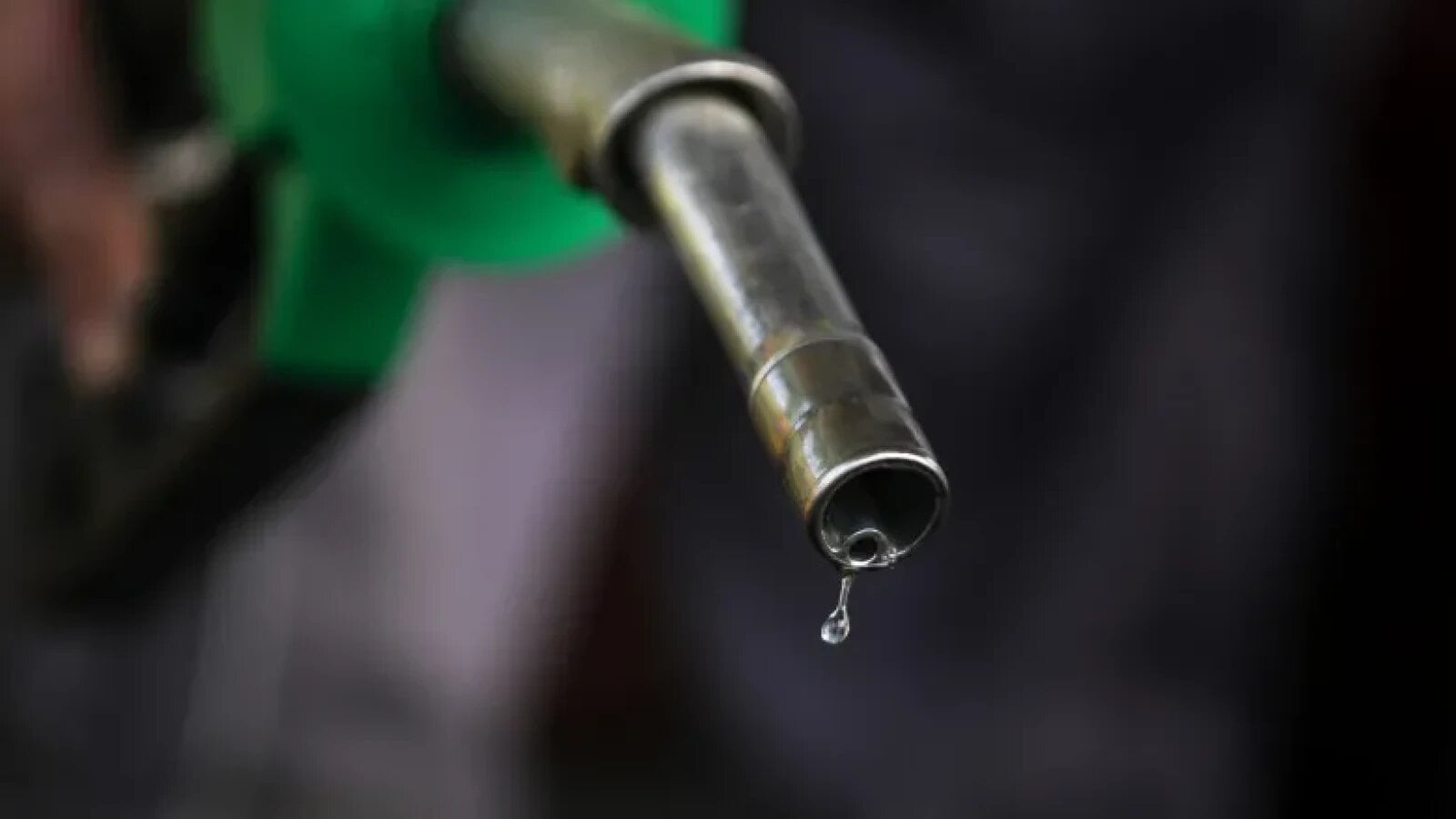 Carburanți mai ieftini la pompă: prima veste bună
