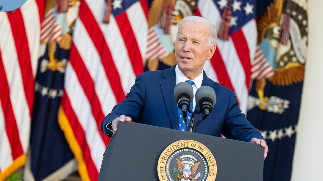Biden, în luptă cu cancerul: Fiul său dezvăluie metastaze și dureri