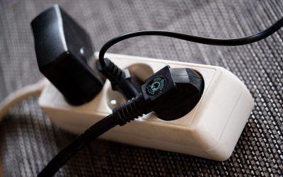 Curentul electric: Aparatele pe care NU trebuie să le scoți din priză