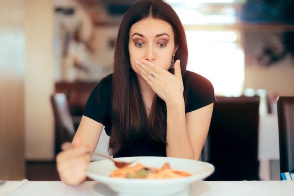 7 semne banale arată cancerul de stomac. Nu le ignora