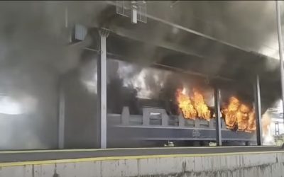 Incendiu la Regio 2030: Patru trenuri de călători, blocate