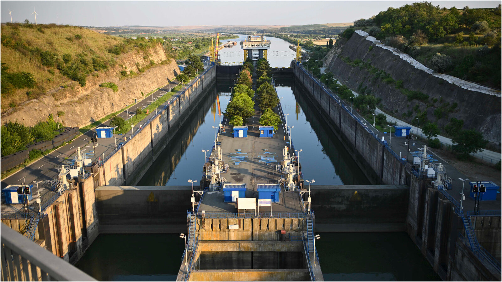Cernavodă: Reacția 2 oprită, România se alimentează alternativ