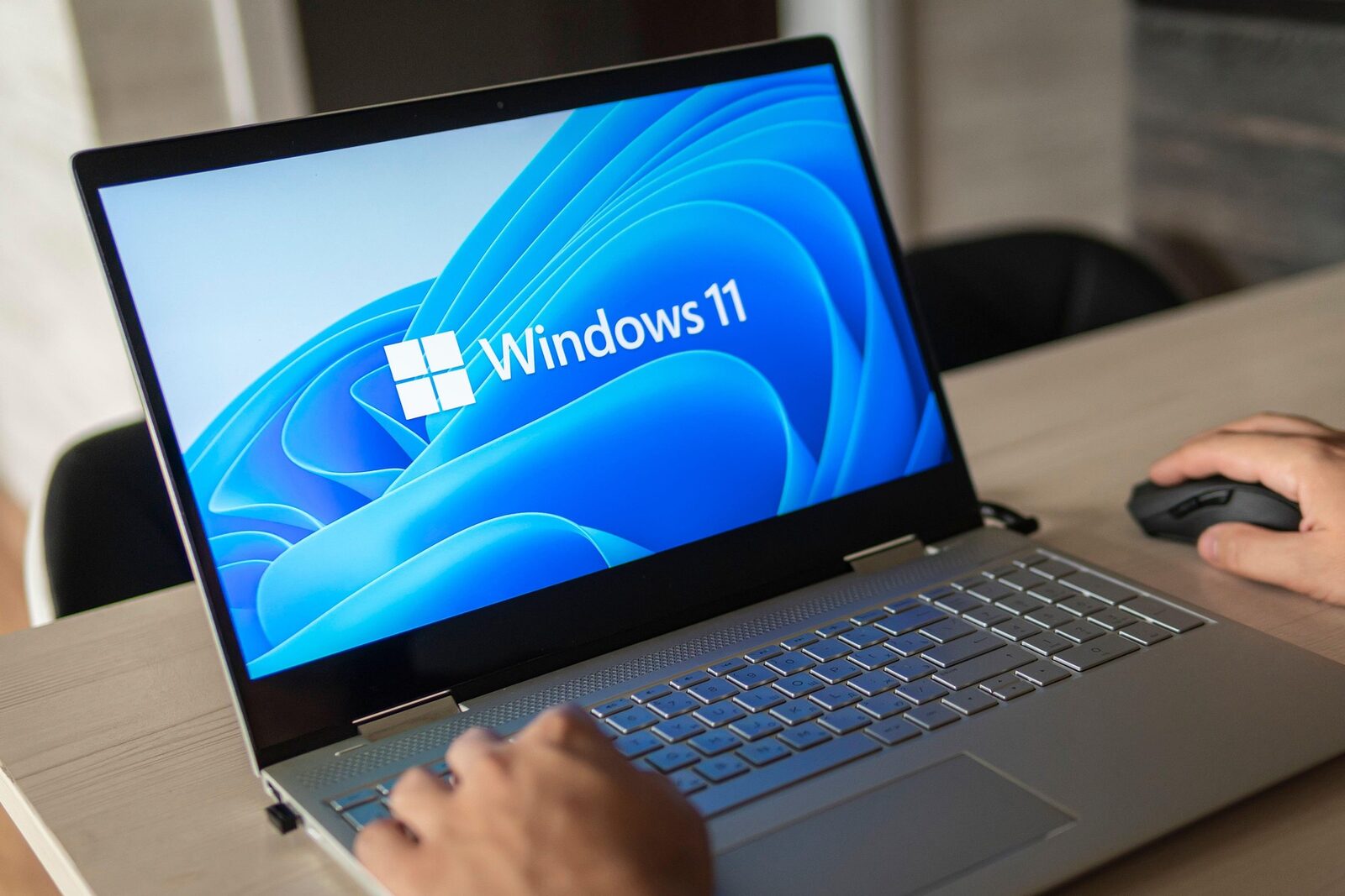 Laptop lent în priză? Setare Windows 11 rupe performanța