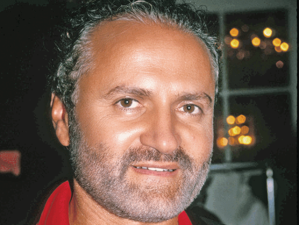 Versace: De la copil în Calabria la regele modei globale