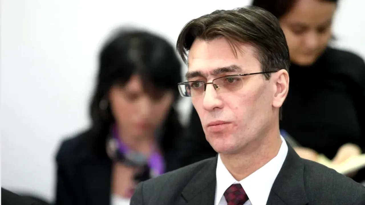 Reclamantul, prins în vizită secretă