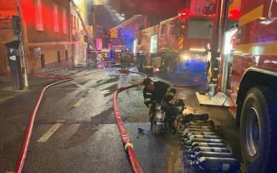 Incendiu Pensiune Hașdeu, Cluj: Focul a cuprins și case învecinate