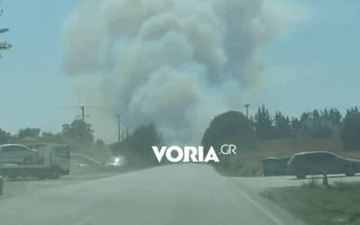 Grecii suferă: Incendiu uriaș, români evacuați din destinația lor