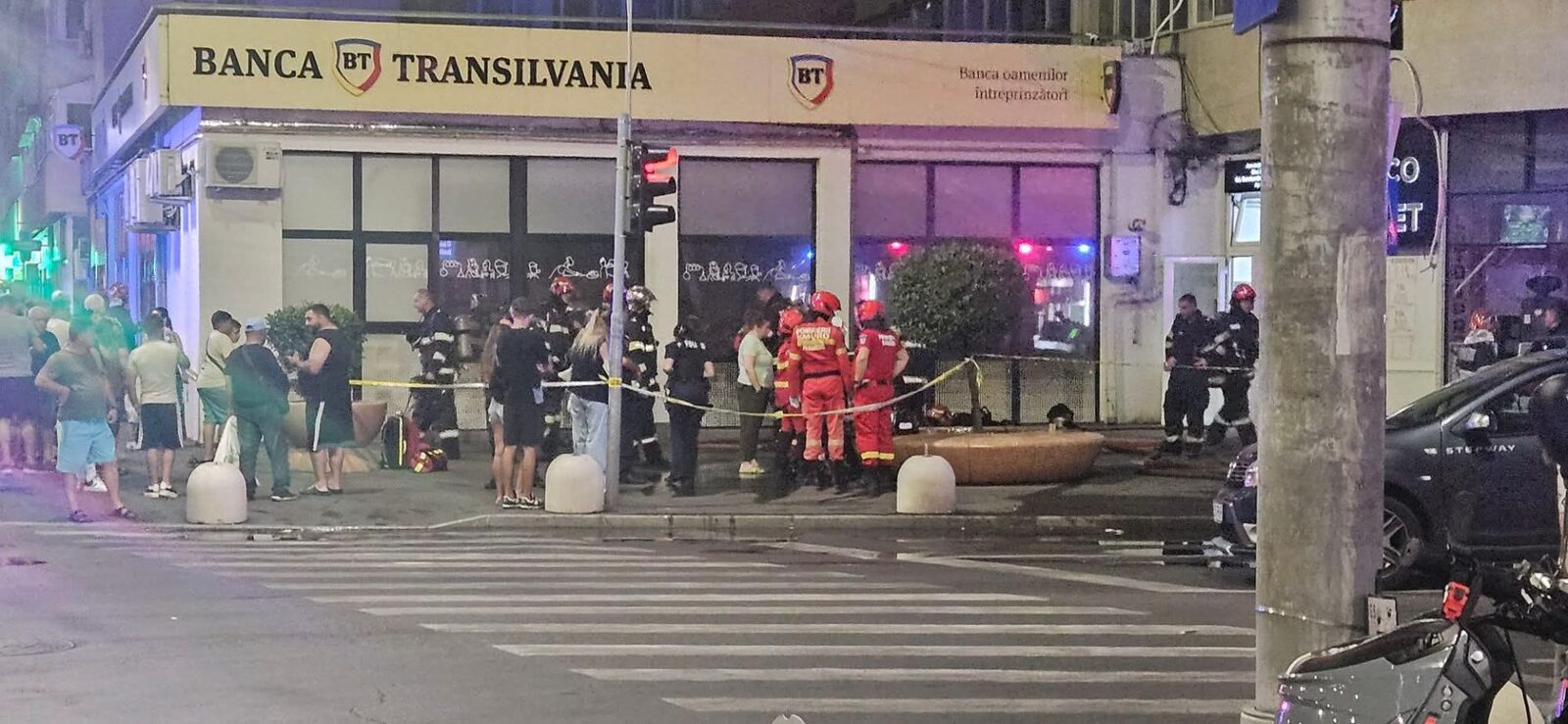 Incendiu într-un bloc din București: 20 de oameni au scăpat ca prin urechile acului