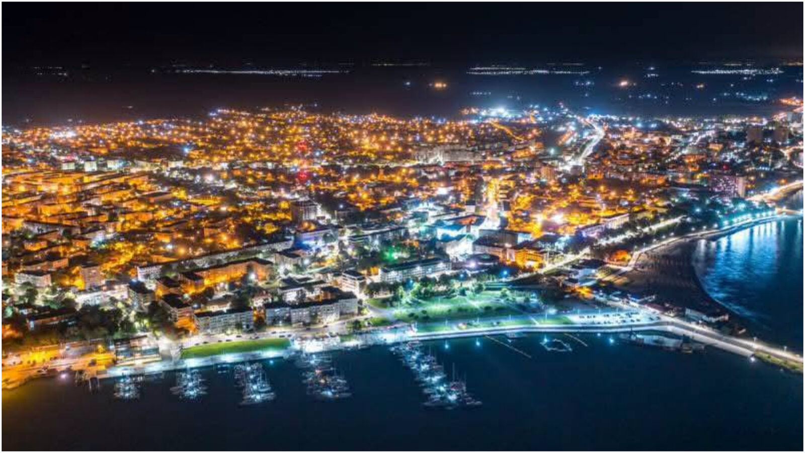 Mangalia nu stinge luminile vara: capacitate maximă