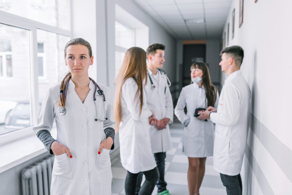 Medicii rezidenți, atenție: examenul de specialist se schimbă din 2026