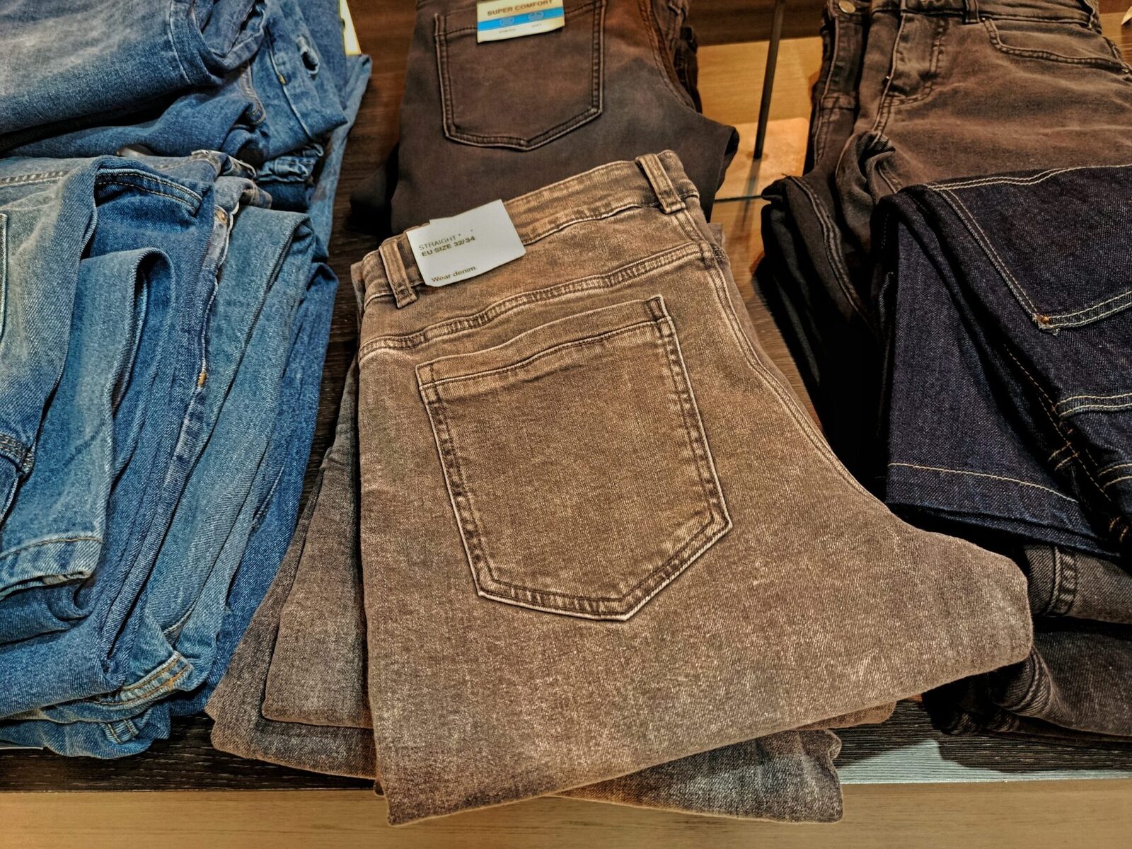 Pantaloni „morții” fac victime. Pericolul modei oversized
