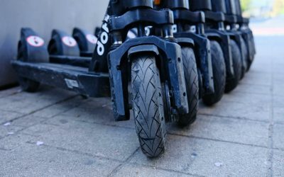 Trotinete electrice: risc triplu de traumatisme craniene față de motocicliști