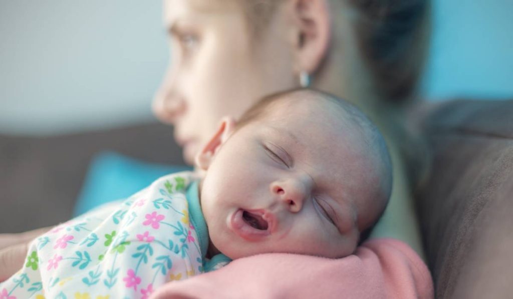 Mamele ignoră 5 semne de alarmă post-naștere. Medic: Nu le suportați