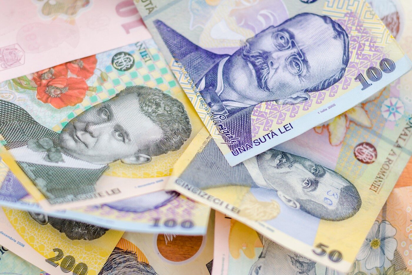 Bancnota ștampilată: nu o aruncați, mai e valabilă!