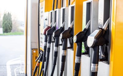 Bulgaria ieftinește benzina, România rămâne scumpă