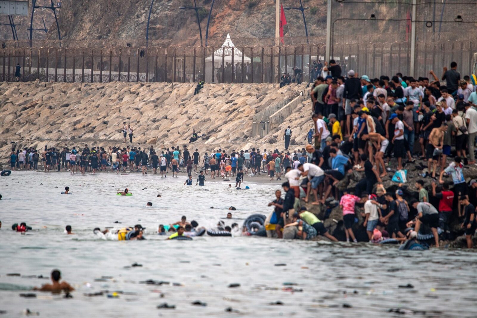 Migrație în masă: noi apeluri pe rețele pentru Ceuta și Melilla