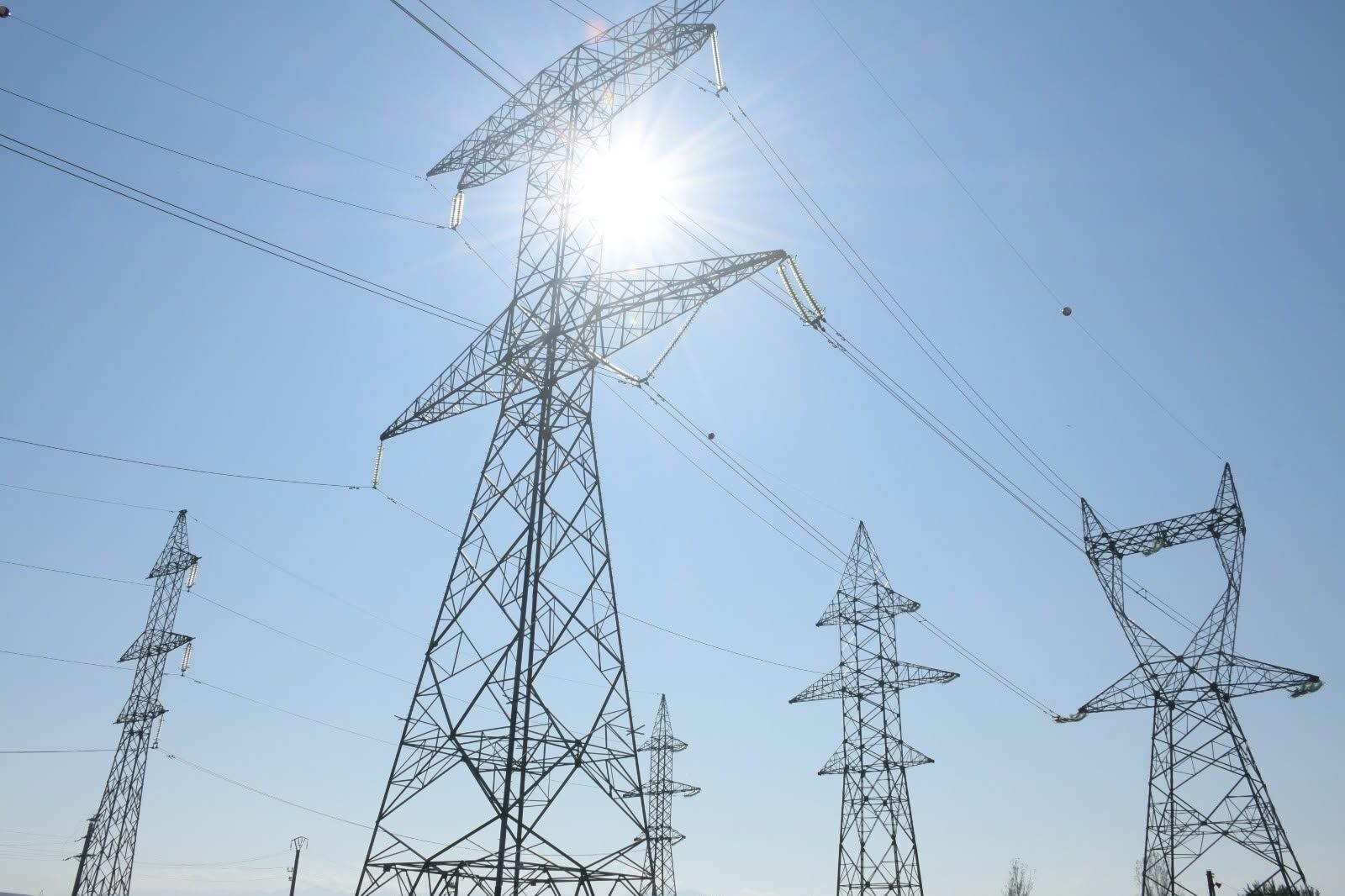 Energie gratis în România: preț negativ în plină criză